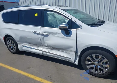 2023 Chrysler Pacifica Hybrid Pinnacle из США, поврежденный, VIN 2C4RC1N73PR569855